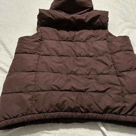 Old Navy Maternity Brown Puffer Vest Medium - Picture 5 of 5